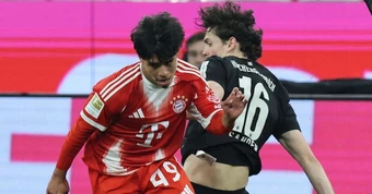 Ra mắt chính thức cùng Bayern Munich: Cầu thủ trẻ xuất thân từ Thái Lan gây sốt