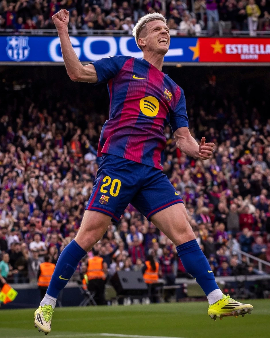 Raphinha lập hat-trick, Barca dập tắt niềm vui của Real Madrid