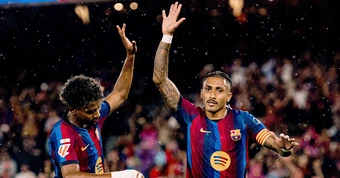 Raphinha nhảy múa cùng Yamal, Barca ‘nổ’ 7 bàn thắng trước Racing