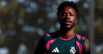 Real Madrid ra tối hậu thư, Vinicius phản ứng cực gắt