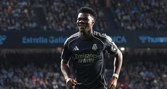 Real Madrid thoát hiểm phút bù giờ, tiếp tục bám đuổi Barcelona
