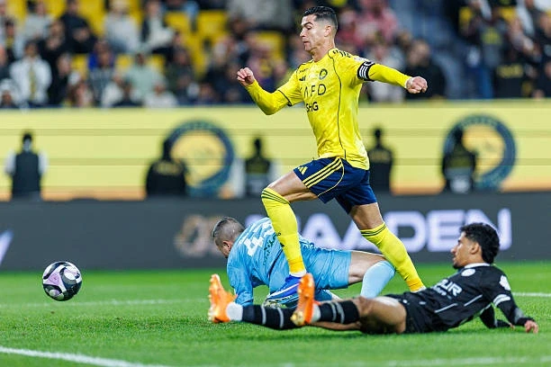 Ronaldo đến Tây Ban Nha điều trị chấn thương, có nguy cơ bỏ lỡ World Cup Ronaldo đến Tây Ban Nha điều trị chấn thương, có nguy cơ bỏ lỡ World Cup