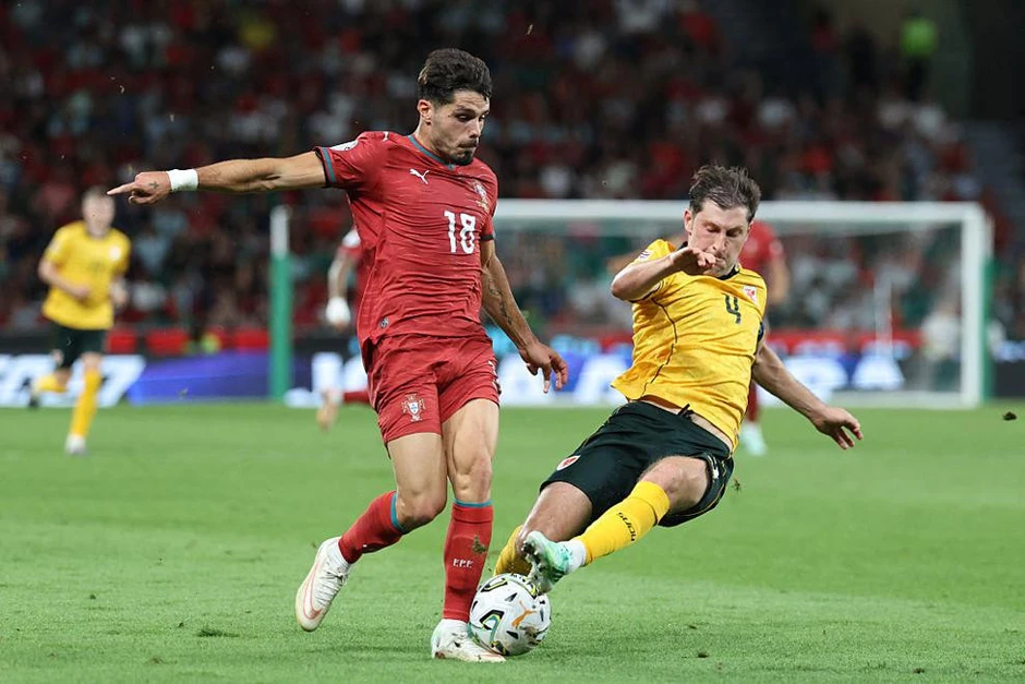 Ronaldo kém duyên, Bồ Đào Nha thắng sít sao Xứ Wales Ronaldo kém duyên, Bồ Đào Nha thắng sít sao Xứ Wales