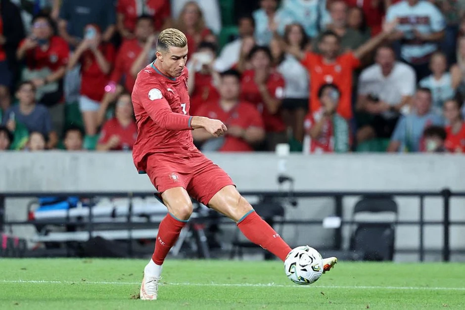 Ronaldo kém duyên, Bồ Đào Nha thắng sít sao Xứ Wales Ronaldo kém duyên, Bồ Đào Nha thắng sít sao Xứ Wales