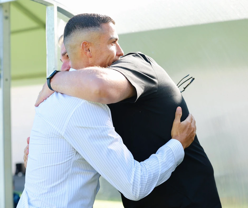 Ronaldo kết thúc kỳ nghỉ, chào ra mắt tân HLV trưởng Al-Nassr Ronaldo kết thúc kỳ nghỉ, chào ra mắt tân HLV trưởng Al-Nassr
