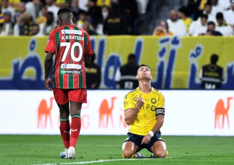 Ronaldo nôn ói ở trận thắng của Al Nassr Ronaldo nôn ói ở trận thắng của Al Nassr