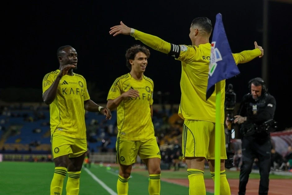 Ronaldo ra mắt màn ăn mừng độc lạ sau khi ghi bàn cho Al Nassr Ronaldo ra mắt màn ăn mừng độc lạ sau khi ghi bàn cho Al Nassr