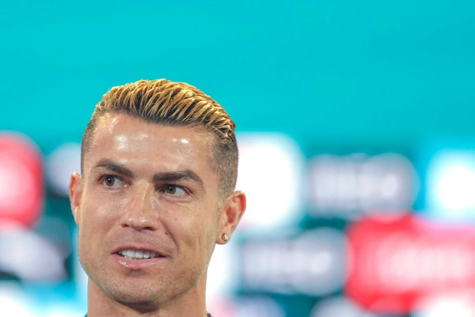Ronaldo sẵn sàng ngồi dự bị khi lên tuyển Bồ Đào Nha Ronaldo sẵn sàng ngồi dự bị khi lên tuyển Bồ Đào Nha