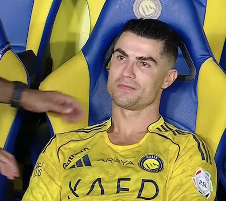 Ronaldo thất thần khi chứng kiến đồng đội 'ngăn cản' Al Nassr vô địch Ronaldo thất thần khi chứng kiến đồng đội 'ngăn cản' Al Nassr vô địch