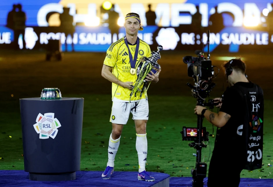 Ronaldo tỏa sáng lập cú đúp giúp Al Nassr vô địch Saudi Pro League Ronaldo tỏa sáng lập cú đúp giúp Al Nassr vô địch Saudi Pro League