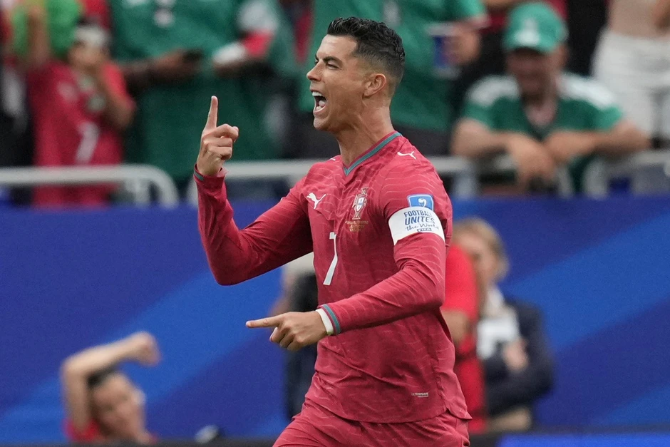 Ronaldo và cách duy nhất để tồn tại: Tiếp tục ghi bàn Ronaldo và cách duy nhất để tồn tại: Tiếp tục ghi bàn