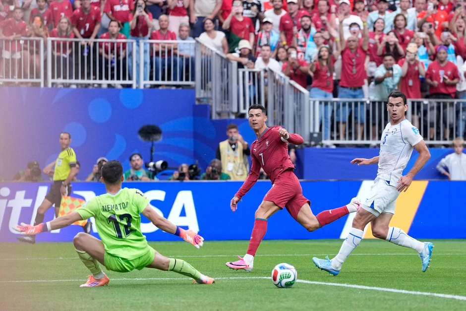 Ronaldo và cách duy nhất để tồn tại: Tiếp tục ghi bàn Ronaldo và cách duy nhất để tồn tại: Tiếp tục ghi bàn
