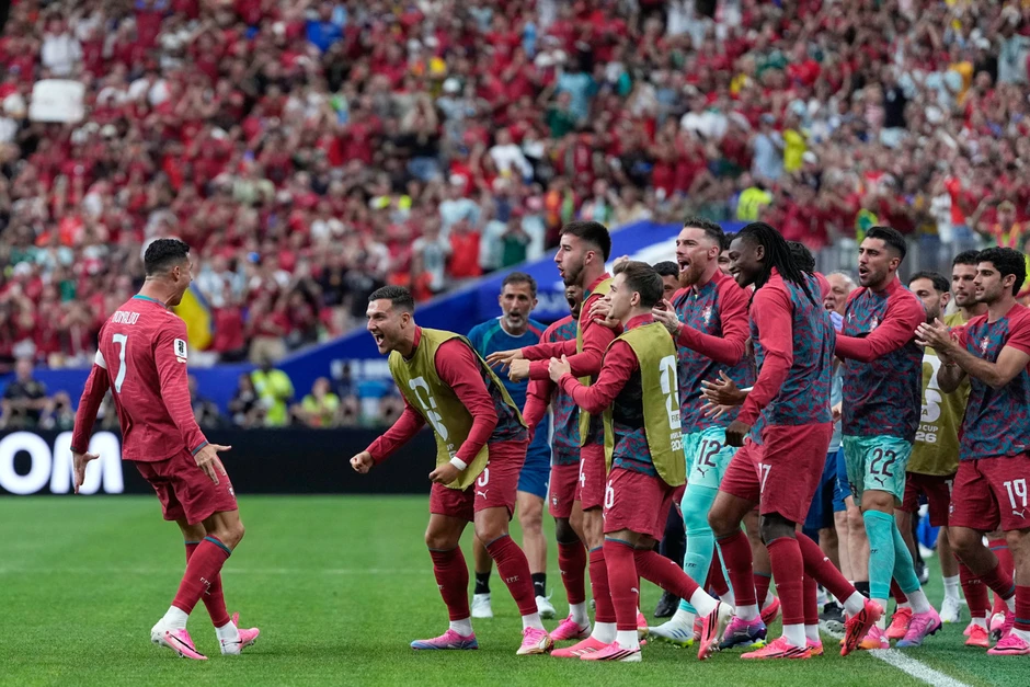 Ronaldo và cách duy nhất để tồn tại: Tiếp tục ghi bàn Ronaldo và cách duy nhất để tồn tại: Tiếp tục ghi bàn