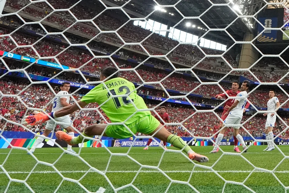 Ronaldo và cách duy nhất để tồn tại: Tiếp tục ghi bàn Ronaldo và cách duy nhất để tồn tại: Tiếp tục ghi bàn