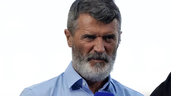 Roy Keane chê Maldini hành xử trẻ con