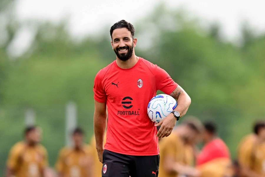 Ruben Amorim mạnh tay 'tống khứ' 7 cầu thủ AC Milan Ruben Amorim mạnh tay 'tống khứ' 7 cầu thủ AC Milan