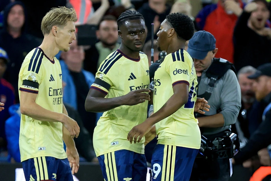 Saka tỏa sáng, Arsenal hạ Aston Villa trên sân khách Saka tỏa sáng, Arsenal hạ Aston Villa trên sân khách