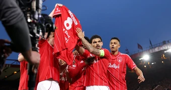Sẽ ra sao nếu một CLB rớt hạng Ngoại hạng Anh dự Champions League mùa tới?