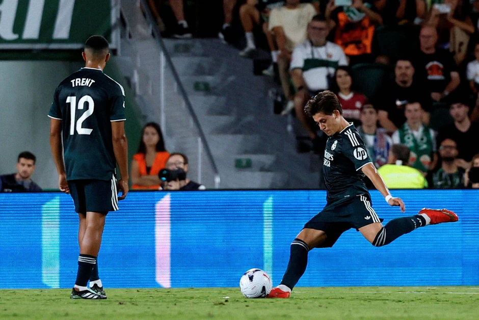 Siêu dự bị Espi cứu Real Madrid và Mourinho phút bù giờ
