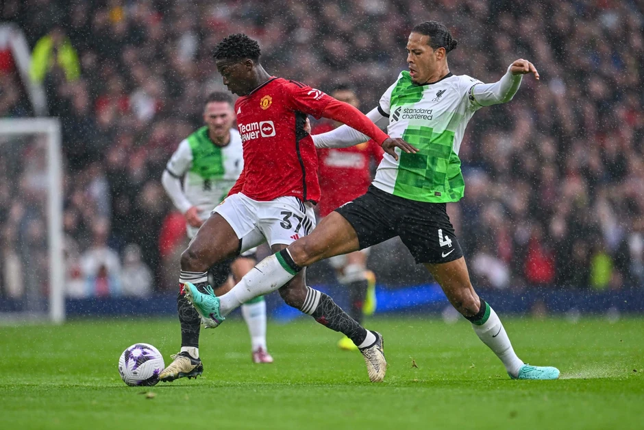 Siêu máy tính dự đoán bất ngờ về trận quyết đấu giữa Man Utd và Liverpool Siêu máy tính dự đoán bất ngờ về trận quyết đấu giữa Man Utd và Liverpool