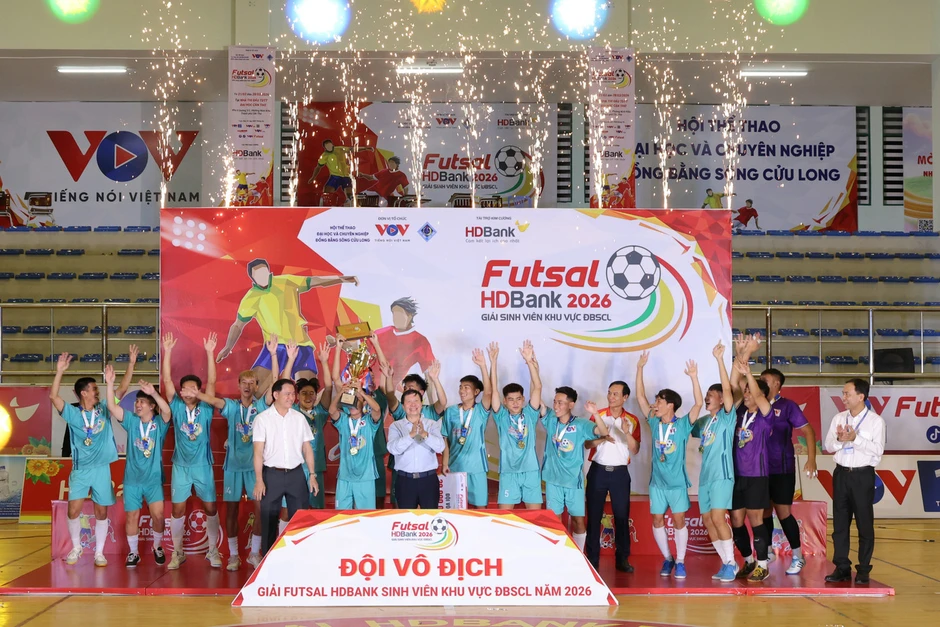 Sinh viên Đại học Nam Cần Thơ vô địch Giải Futsal Đồng bằng sông Cửu Long