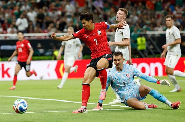 Son Heung Min bị chỉ trích dữ dội từ quê nhà dù đi vào lịch sử World Cup Son Heung Min bị chỉ trích dữ dội từ quê nhà dù đi vào lịch sử World Cup