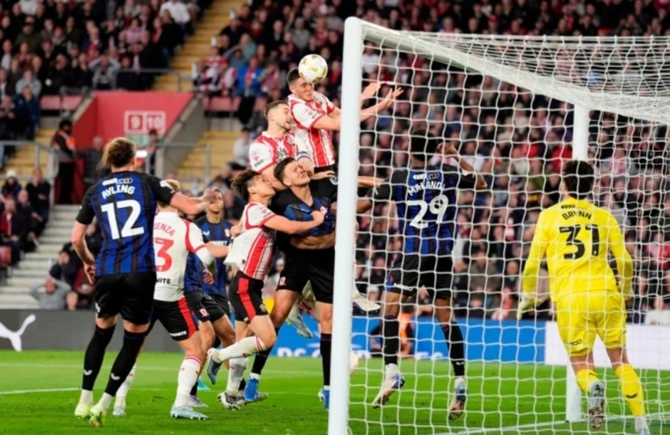 Southampton bị loại khỏi trận play-off lên Ngoại hạng Anh vì bê bối gián điệp Southampton bị loại khỏi trận play-off lên Ngoại hạng Anh vì bê bối gián điệp