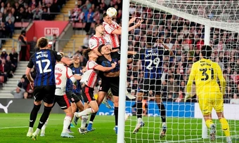 Southampton bị loại khỏi trận play-off lên Ngoại hạng Anh vì bê bối gián điệp