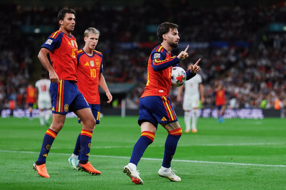 Tây Ban Nha đánh bại tuyển Anh ngay tại Wembley Tây Ban Nha đánh bại tuyển Anh ngay tại Wembley