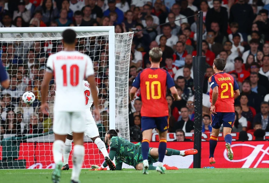 Tây Ban Nha đánh bại tuyển Anh ngay tại Wembley Tây Ban Nha đánh bại tuyển Anh ngay tại Wembley