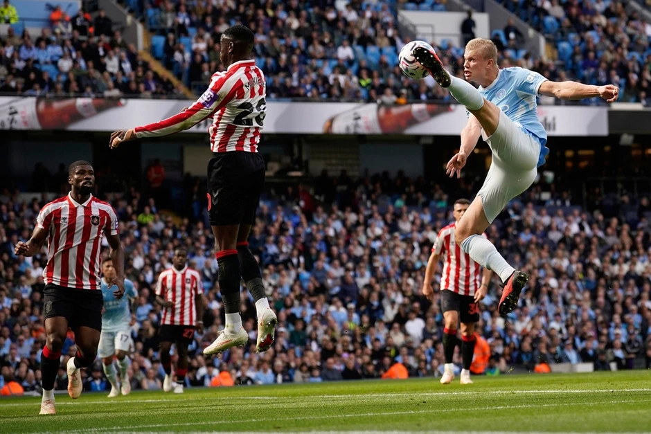 Thắng nghẹt thở Sunderland, Man City độc chiếm ngôi đầu Premier League Thắng nghẹt thở Sunderland, Man City độc chiếm ngôi đầu Premier League