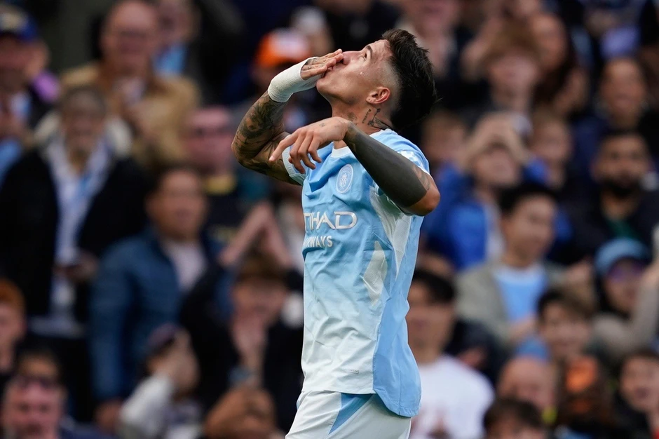 Thắng nghẹt thở Sunderland, Man City độc chiếm ngôi đầu Premier League Thắng nghẹt thở Sunderland, Man City độc chiếm ngôi đầu Premier League