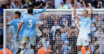 Thắng nghẹt thở Sunderland, Man City độc chiếm ngôi đầu Premier League
