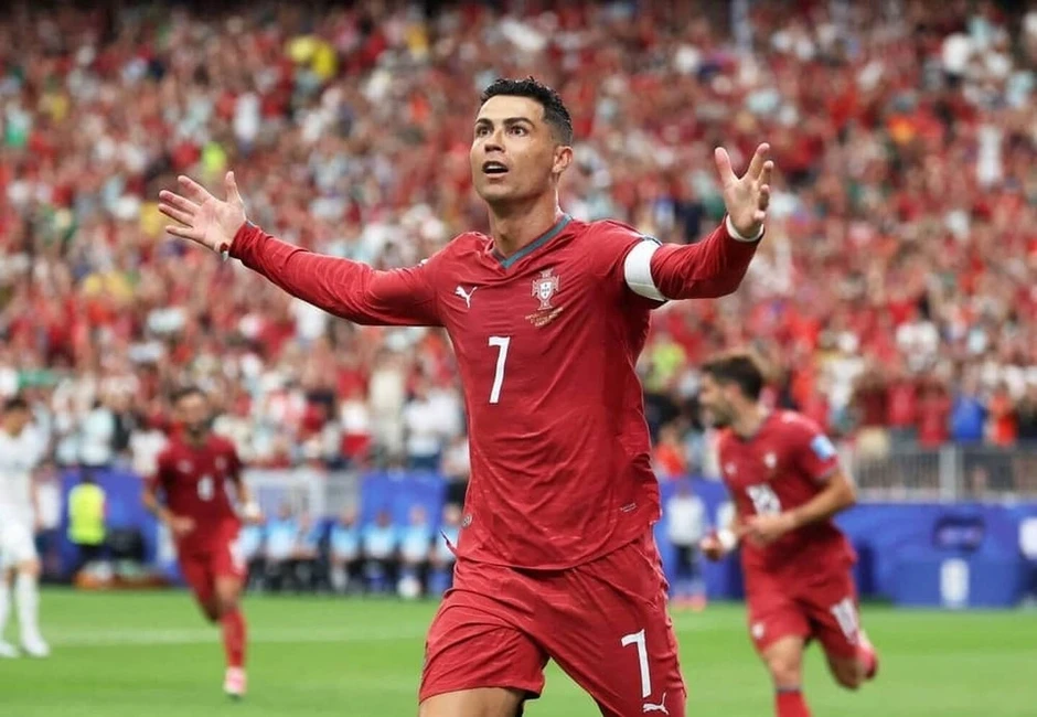 Thống kê về Ronaldo, Messi, Mbappe, Haaland: Sàn đấu của “quái vật” Thống kê về Ronaldo, Messi, Mbappe, Haaland: Sàn đấu của “quái vật”