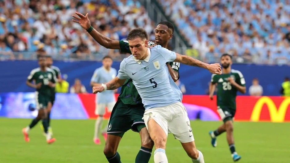 Thủ môn vô danh của châu Á gây sốc trước Argentina và Uruguay Thủ môn vô danh của châu Á gây sốc trước Argentina và Uruguay