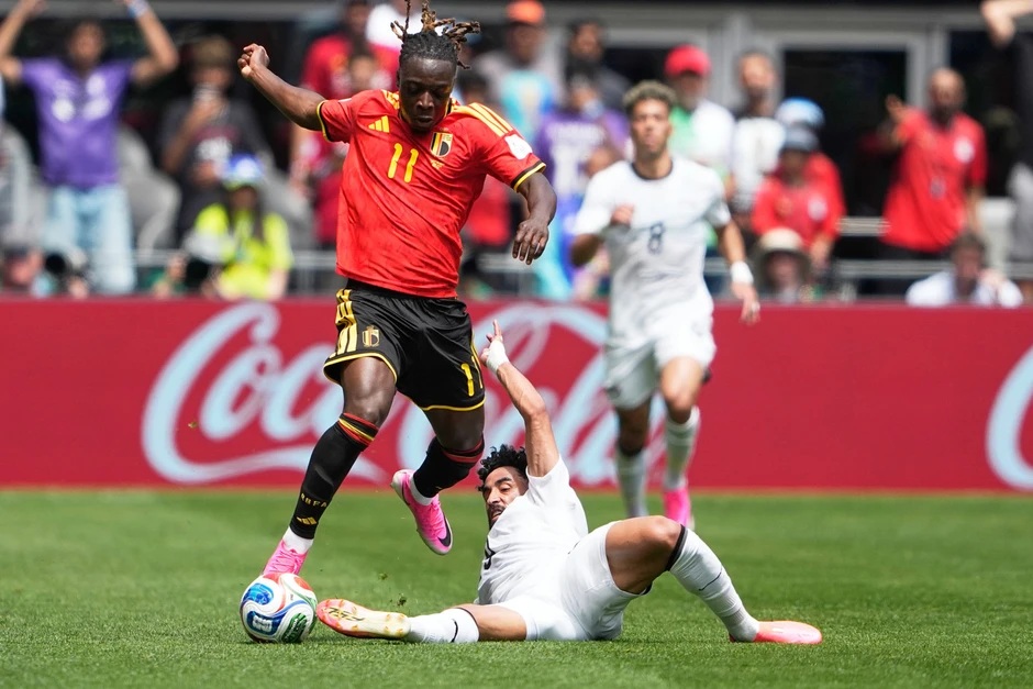 Tiền đạo Doku đón con trai đầu lòng giữa tâm bão tranh cãi tại World Cup 2026 Tiền đạo Doku đón con trai đầu lòng giữa tâm bão tranh cãi tại World Cup 2026