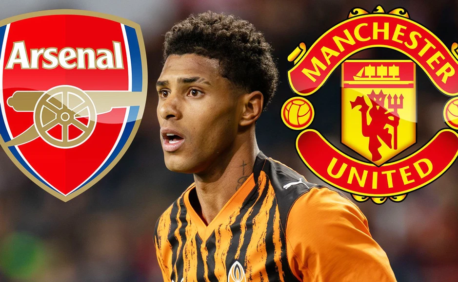 Tiền đạo lập hat-trick khiến MU và Arsenal mê mẩn Tiền đạo lập hat-trick khiến MU và Arsenal mê mẩn