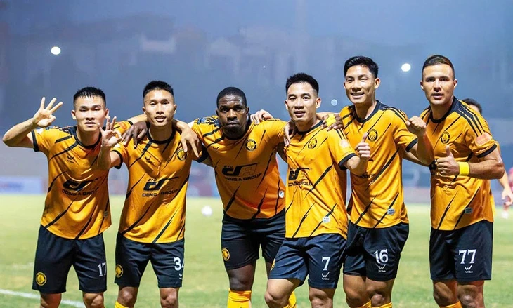 Tiến Linh 'vô duyên', CLB Công An TP.HCM thua đậm tại Thanh Hóa Tiến Linh 'vô duyên', CLB Công An TP.HCM thua đậm tại Thanh Hóa