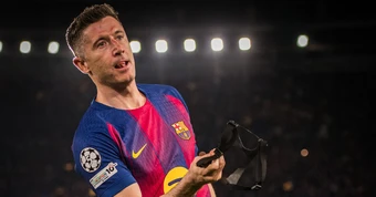 Tin tức về chuyển nhượng 25/4: MU ký Lewandowski, Liverpool lấy Barcola