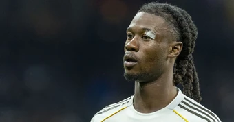 Tin tức về chuyển nhượng 7/4: MU ký Camavinga, PSG mua De Jong