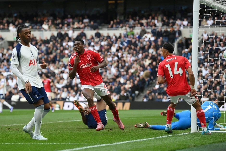 Tottenham đau đớn tột cùng, chịu tổn thất cực lớn nếu phải xuống hạng Tottenham đau đớn tột cùng, chịu tổn thất cực lớn nếu phải xuống hạng