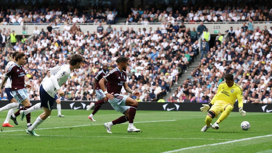 Tottenham tiếp tục thua thảm ở Ngoại hạng Anh Tottenham tiếp tục thua thảm ở Ngoại hạng Anh