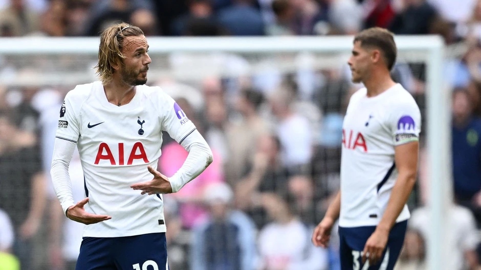 Tottenham tiếp tục thua thảm ở Ngoại hạng Anh Tottenham tiếp tục thua thảm ở Ngoại hạng Anh