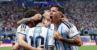 Tranh cãi bùng nổ về bàn thắng quyết định của Argentina vào lưới Ai Cập