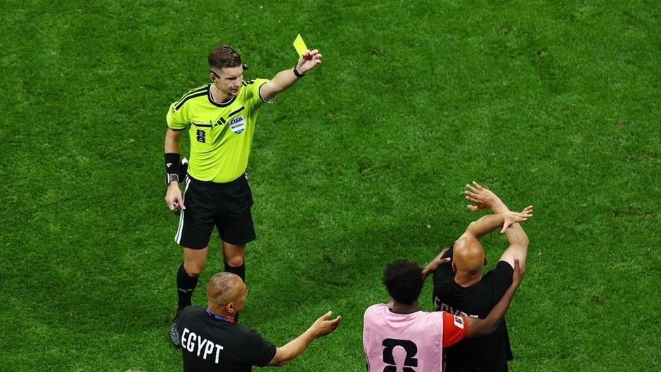 Tranh cãi gay gắt về bàn thắng quyết định của Argentina vào lưới Ai Cập