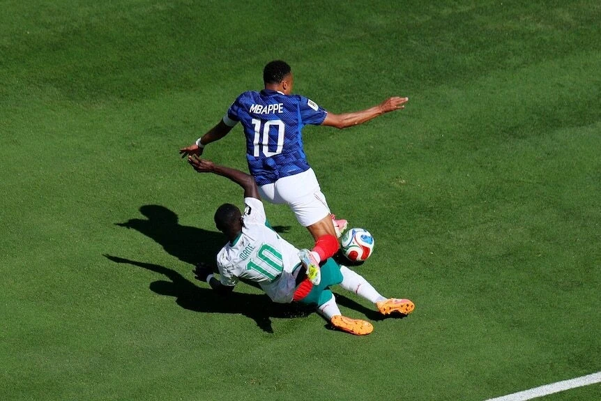 Tranh cãi nảy lửa khi trọng tài từ chối quả phạt đền, Mbappe bị oan? Tranh cãi nảy lửa khi trọng tài từ chối quả phạt đền, Mbappe bị oan?