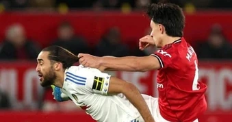 Tranh cãi nảy lửa về tình huống thẻ đỏ của Man Utd, HLV Carrick nói gì?