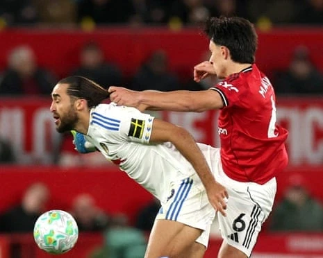 Tranh cãi nảy lửa về tình huống thẻ đỏ của Man Utd, HLV Carrick nói gì? Tranh cãi nảy lửa về tình huống thẻ đỏ của Man Utd, HLV Carrick nói gì?