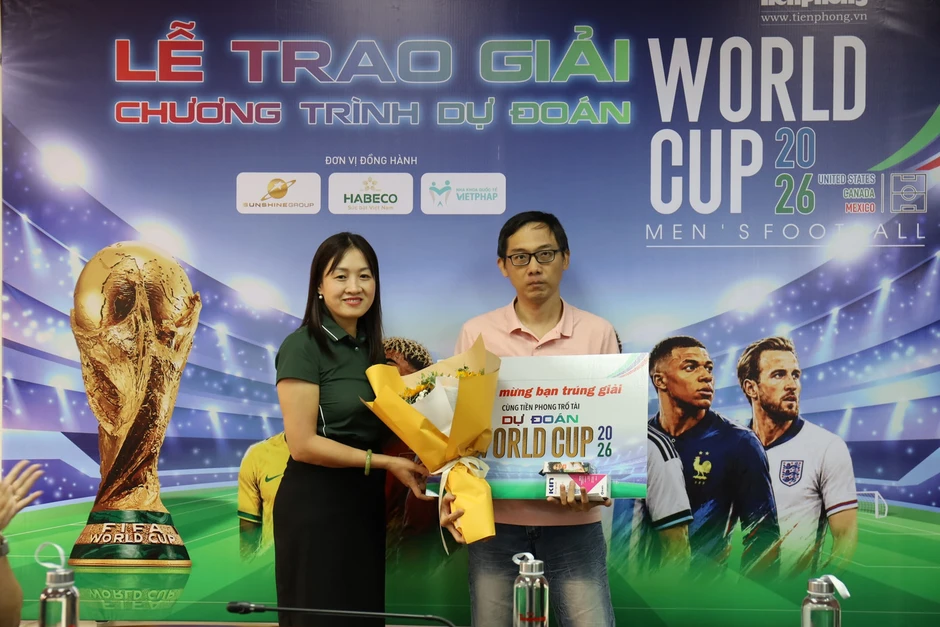 Trao thưởng minigame 'Cùng Tiền Phong trổ tài dự đoán World Cup 2026' tại TPHCM Trao thưởng minigame 'Cùng Tiền Phong trổ tài dự đoán World Cup 2026' tại TPHCM