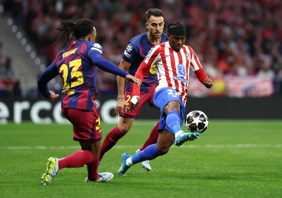 Trực tiếp Atletico 0-2 Barca: Đội khách sớm cân bằng tổng tỷ số Trực tiếp Atletico 0-2 Barca: Đội khách sớm cân bằng tổng tỷ số